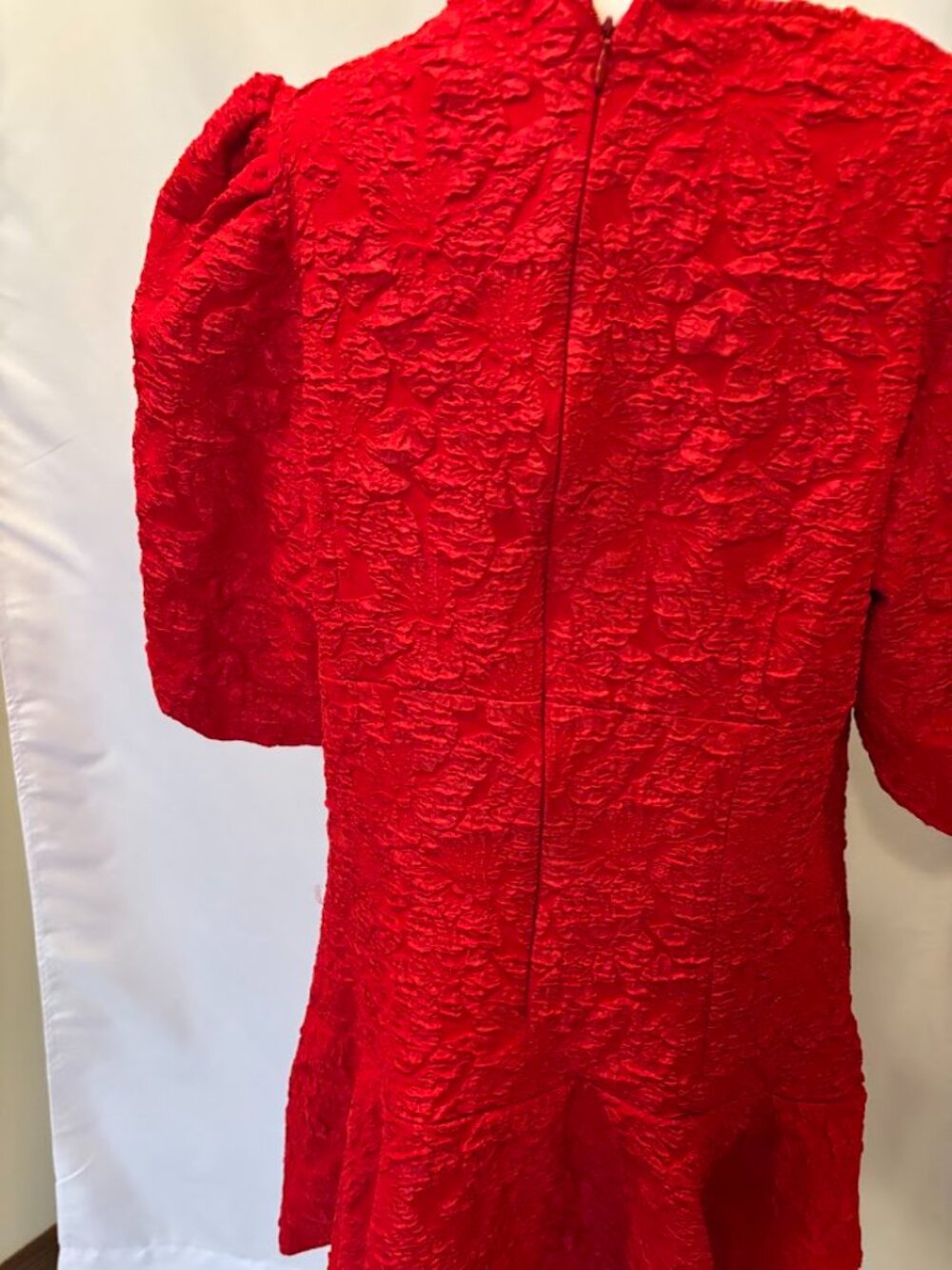 NWOT H&M Red Puff-Sleeved Dress - Size Large - Picture 14 of 16